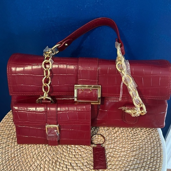 New Women’s The Find Red Croco Embossed Leather Handbag with Wallet & Keychain - Picture 9 of 12